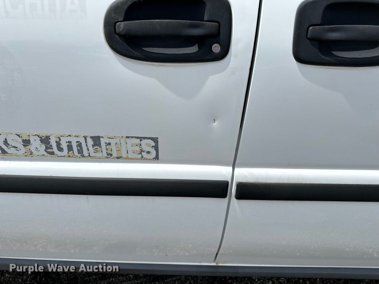 image for item EN8419 2007 Chevrolet Uplander van