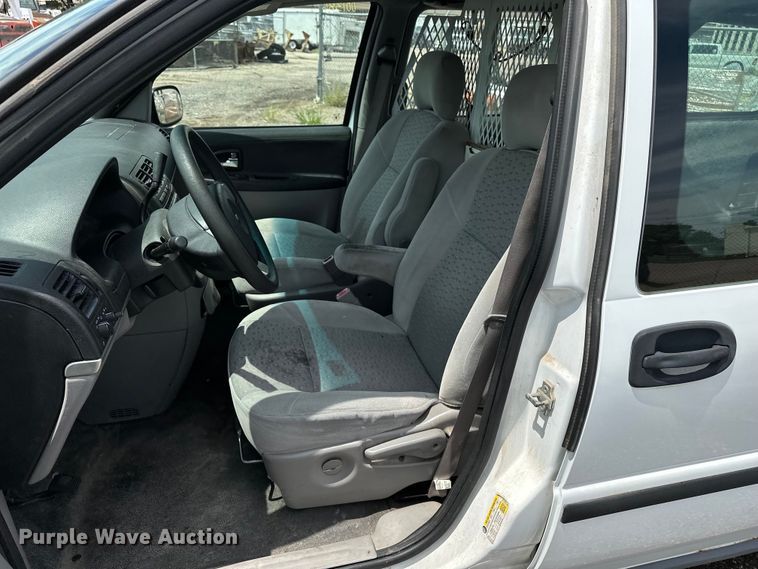 image for item EN8419 2007 Chevrolet Uplander van