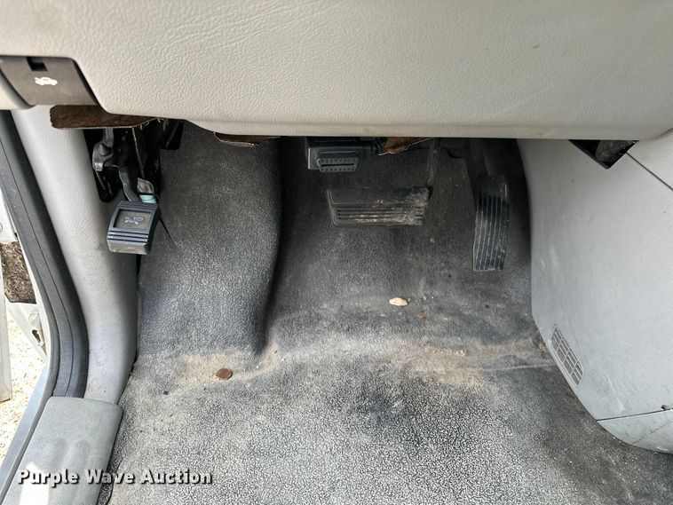 image for item EN8419 2007 Chevrolet Uplander van