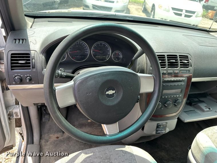 image for item EN8419 2007 Chevrolet Uplander van