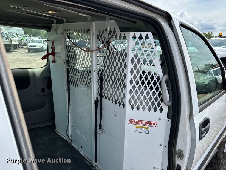 image for item EN8419 2007 Chevrolet Uplander van