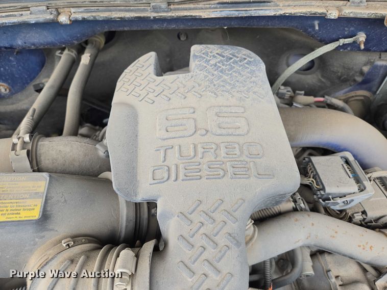 image for item EN8420 2003 Chevrolet  Silverado 3500 flatbed pickup truck