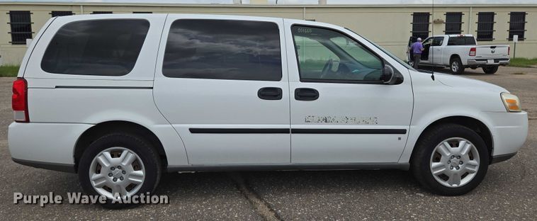 image for item EN8421 2008 Chevrolet Uplander LS van