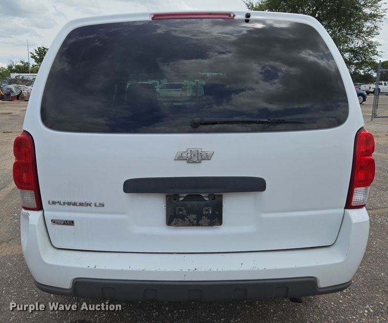 image for item EN8421 2008 Chevrolet Uplander LS van