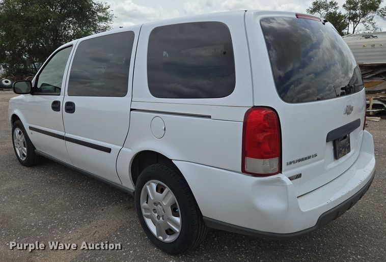 image for item EN8421 2008 Chevrolet Uplander LS van