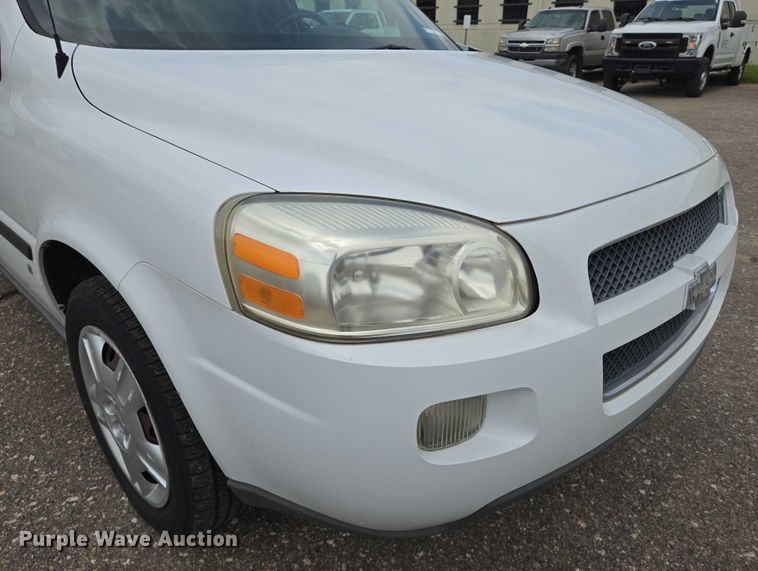 image for item EN8421 2008 Chevrolet Uplander LS van