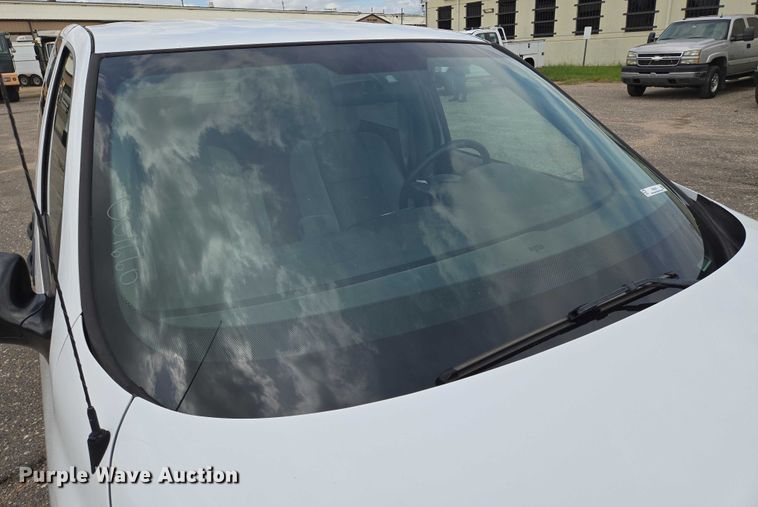 image for item EN8421 2008 Chevrolet Uplander LS van