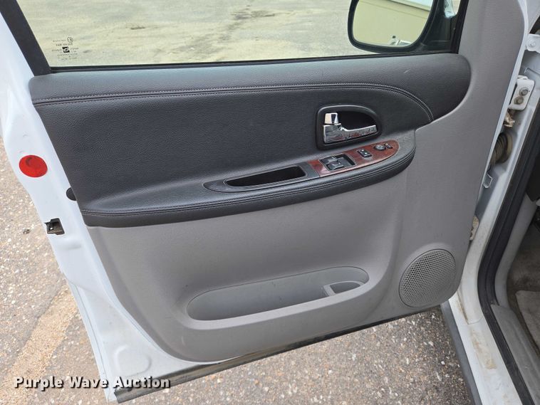 image for item EN8421 2008 Chevrolet Uplander LS van