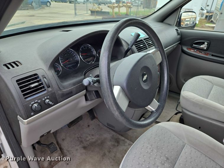 image for item EN8421 2008 Chevrolet Uplander LS van