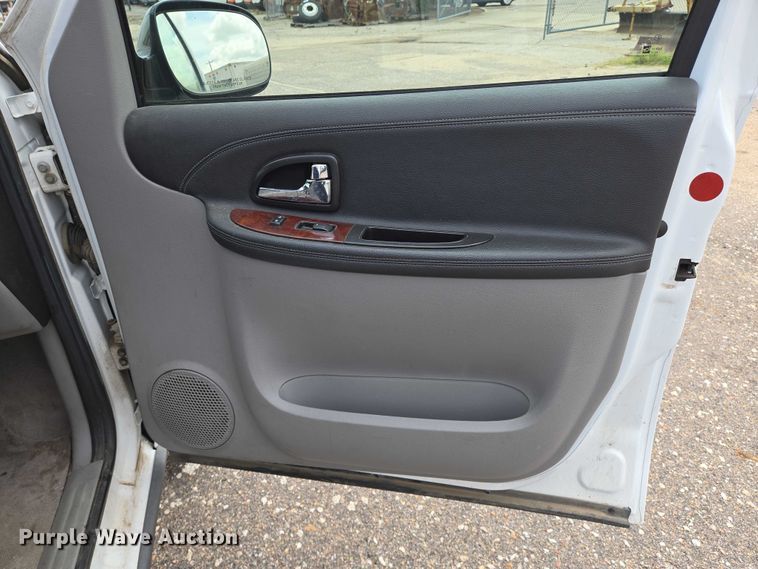image for item EN8421 2008 Chevrolet Uplander LS van