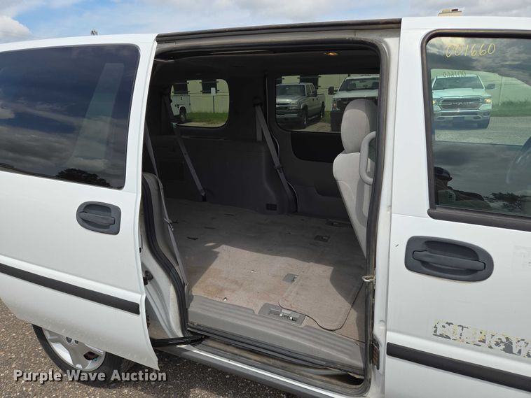 image for item EN8421 2008 Chevrolet Uplander LS van