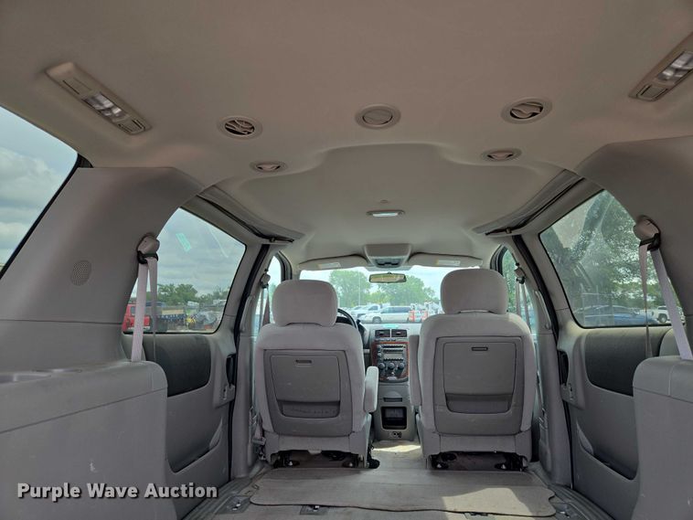 image for item EN8421 2008 Chevrolet Uplander LS van