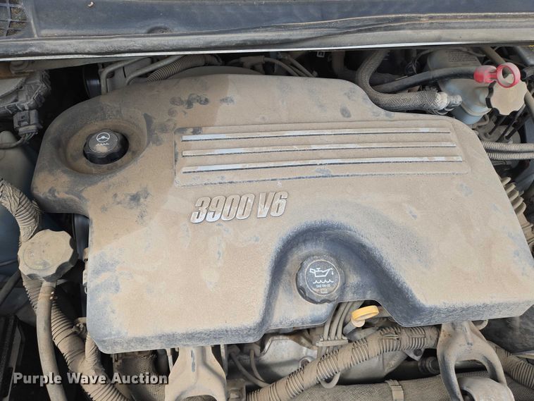 image for item EN8421 2008 Chevrolet Uplander LS van