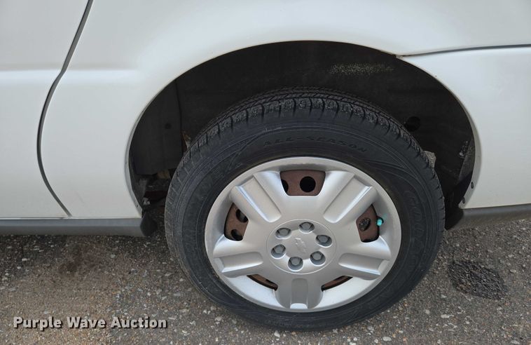 image for item EN8421 2008 Chevrolet Uplander LS van