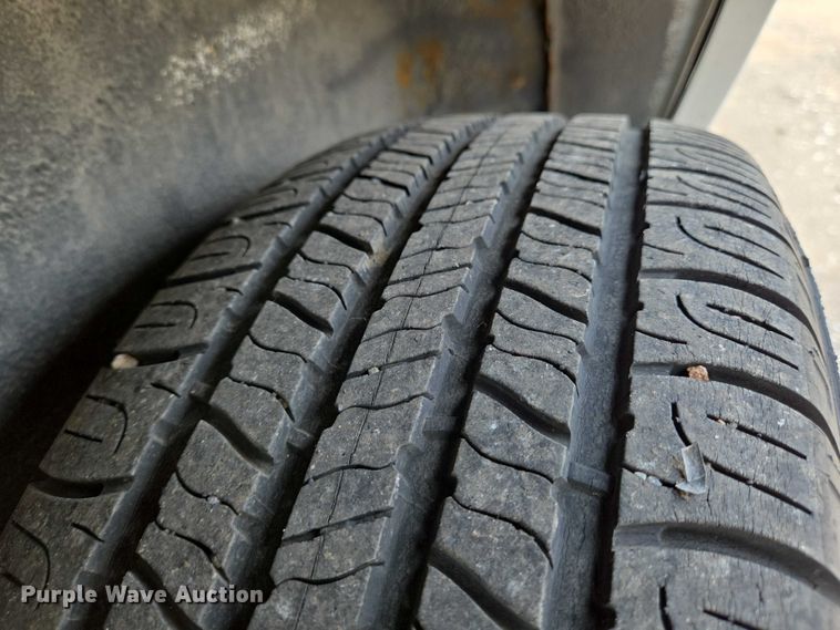 image for item EN8421 2008 Chevrolet Uplander LS van