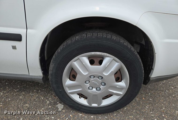image for item EN8421 2008 Chevrolet Uplander LS van
