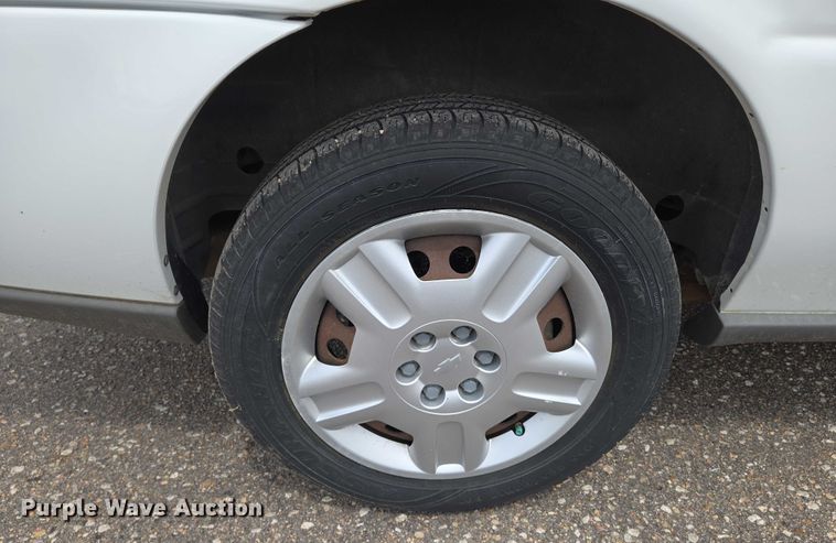 image for item EN8421 2008 Chevrolet Uplander LS van