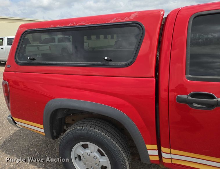image for item EN8422 2006 Chevrolet  Colorado Crew Cab pickup truck