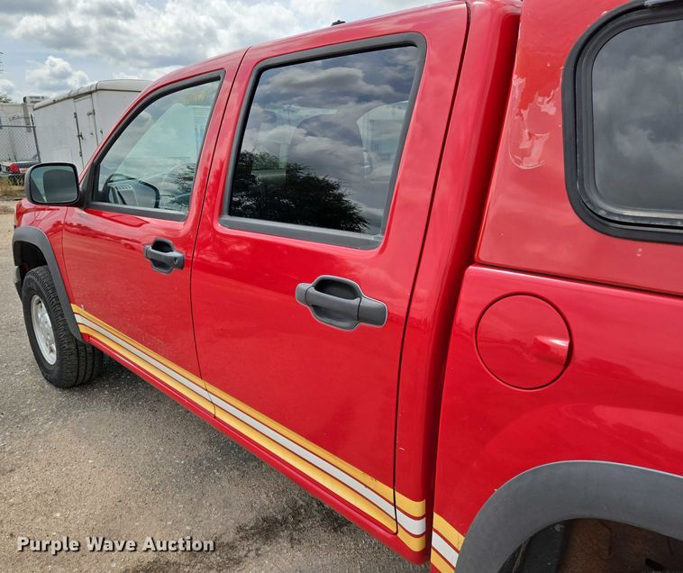 image for item EN8422 2006 Chevrolet  Colorado Crew Cab pickup truck