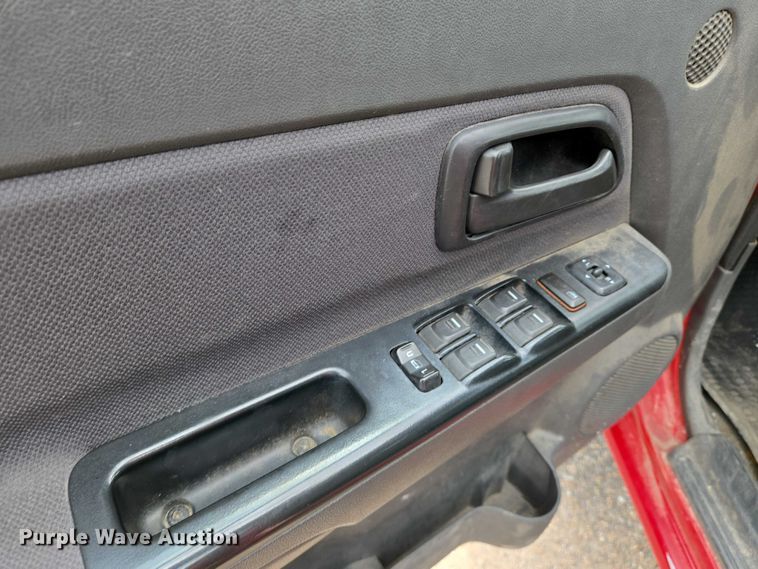 image for item EN8422 2006 Chevrolet  Colorado Crew Cab pickup truck
