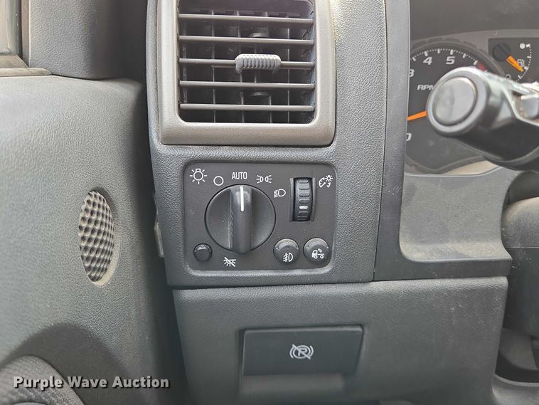 image for item EN8422 2006 Chevrolet  Colorado Crew Cab pickup truck