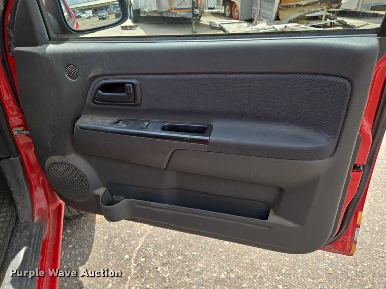 image for item EN8422 2006 Chevrolet  Colorado Crew Cab pickup truck