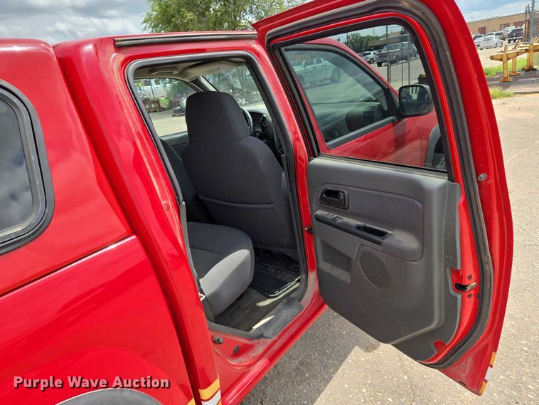 image for item EN8422 2006 Chevrolet  Colorado Crew Cab pickup truck