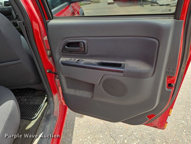 image for item EN8422 2006 Chevrolet  Colorado Crew Cab pickup truck