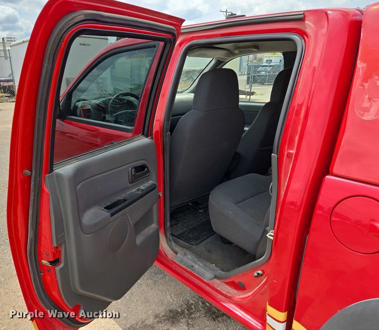 image for item EN8422 2006 Chevrolet  Colorado Crew Cab pickup truck