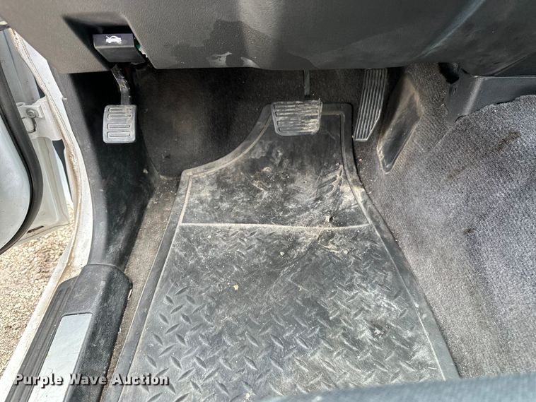 image for item EN8423 2008 Chevrolet Colorado Crew Cab pickup truck