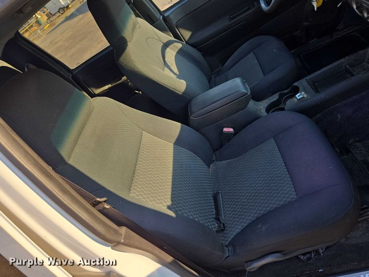 image for item EN8424 2007 Chevrolet Colorado Crew Cab pickup truck