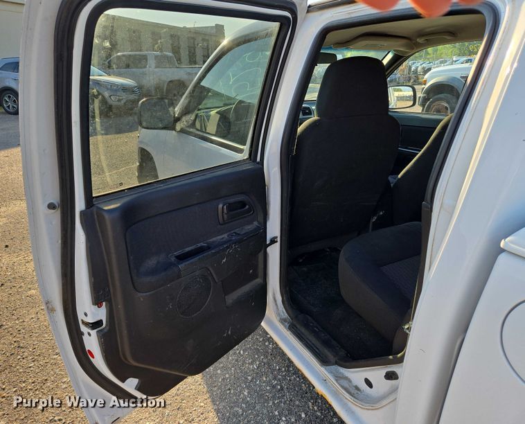 image for item EN8424 2007 Chevrolet Colorado Crew Cab pickup truck