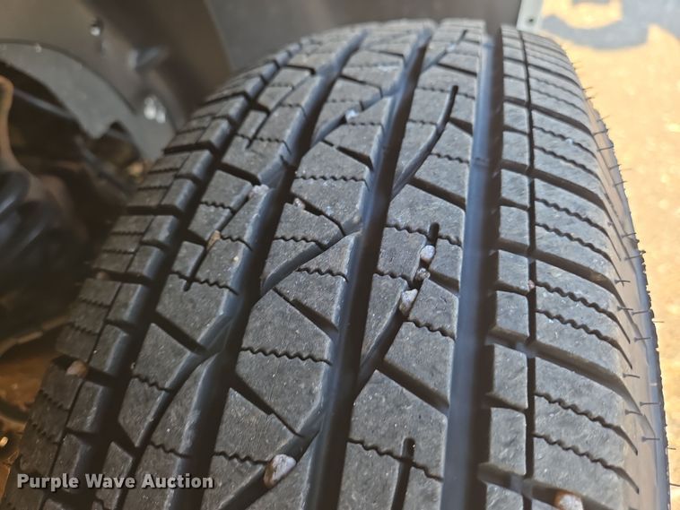 image for item EN8424 2007 Chevrolet Colorado Crew Cab pickup truck