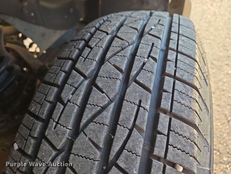 image for item EN8424 2007 Chevrolet Colorado Crew Cab pickup truck