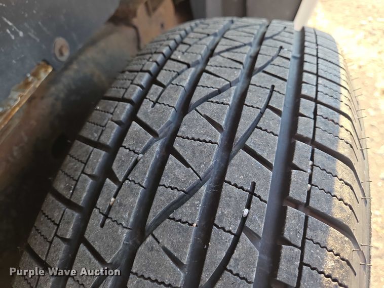 image for item EN8424 2007 Chevrolet Colorado Crew Cab pickup truck