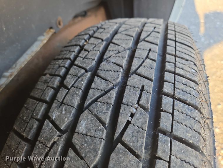 image for item EN8424 2007 Chevrolet Colorado Crew Cab pickup truck