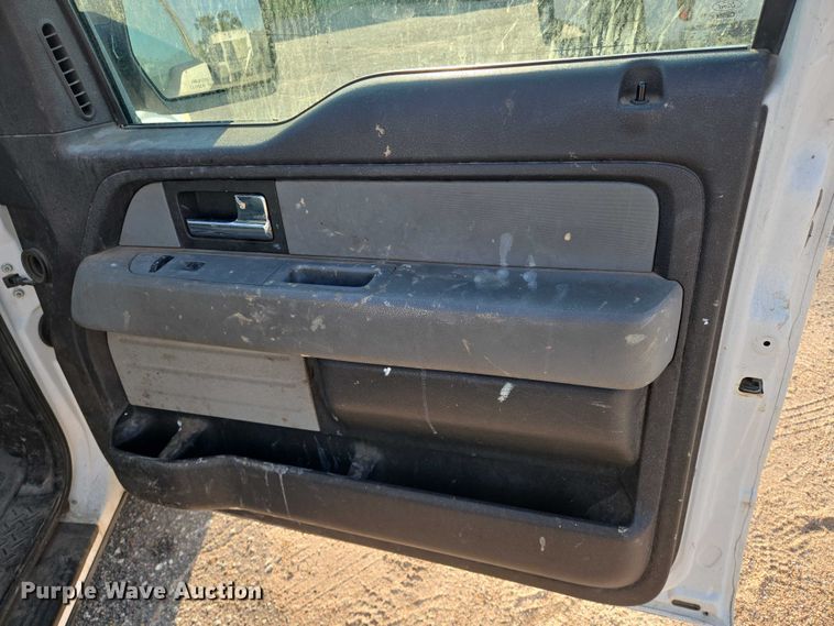 image for item EN8425 2012 Ford F150 pickup truck