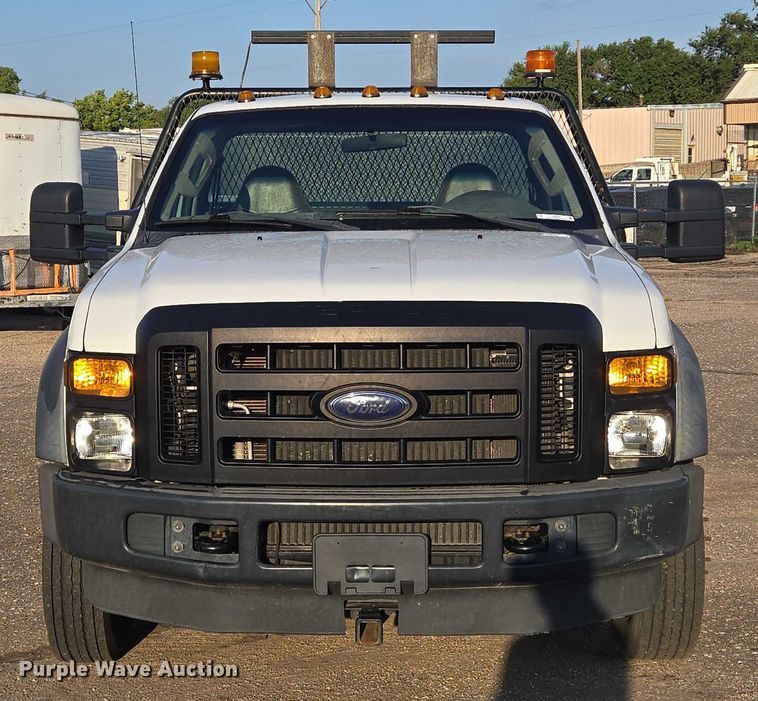 image for item EN8426 2010 Ford F450 Super Duty flatbed truck
