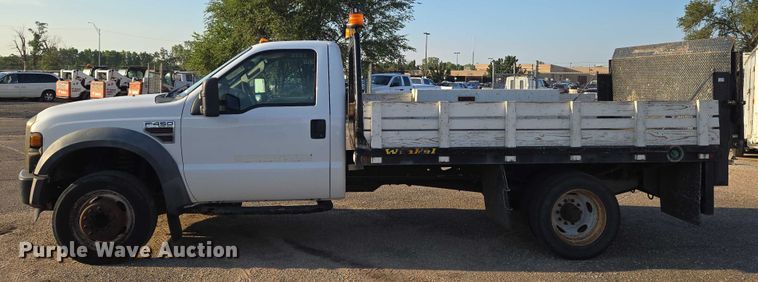 image for item EN8426 2010 Ford F450 Super Duty flatbed truck