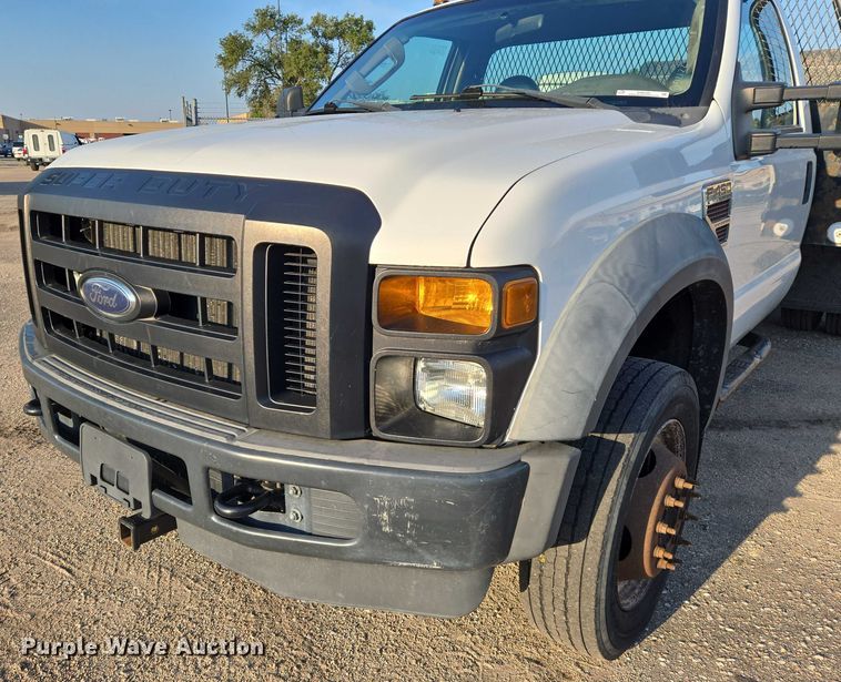 image for item EN8426 2010 Ford F450 Super Duty flatbed truck