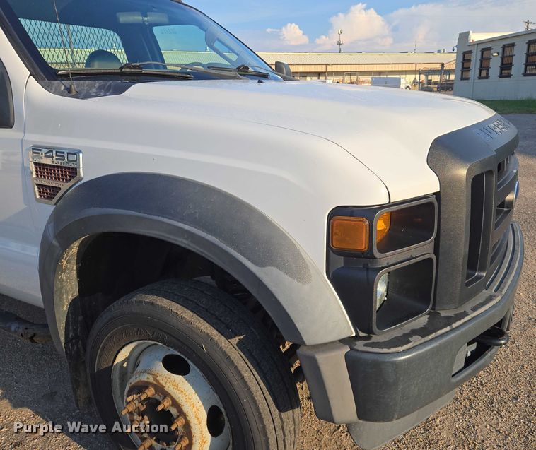 image for item EN8426 2010 Ford F450 Super Duty flatbed truck