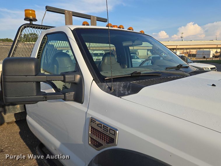 image for item EN8426 2010 Ford F450 Super Duty flatbed truck