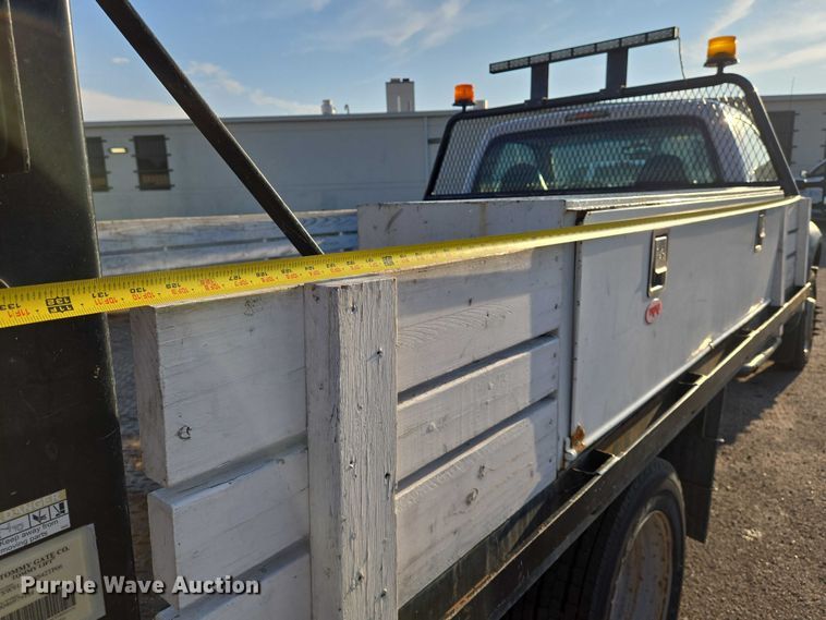 image for item EN8426 2010 Ford F450 Super Duty flatbed truck