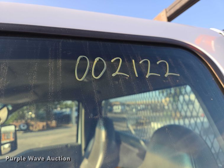 image for item EN8426 2010 Ford F450 Super Duty flatbed truck