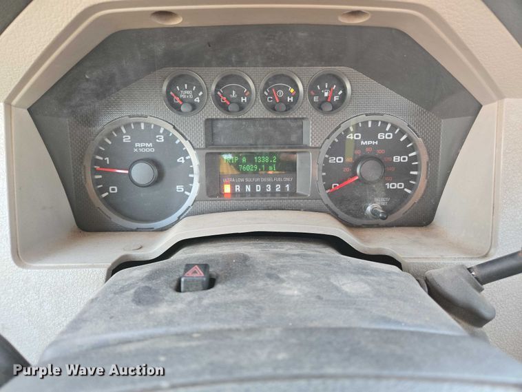 image for item EN8426 2010 Ford F450 Super Duty flatbed truck