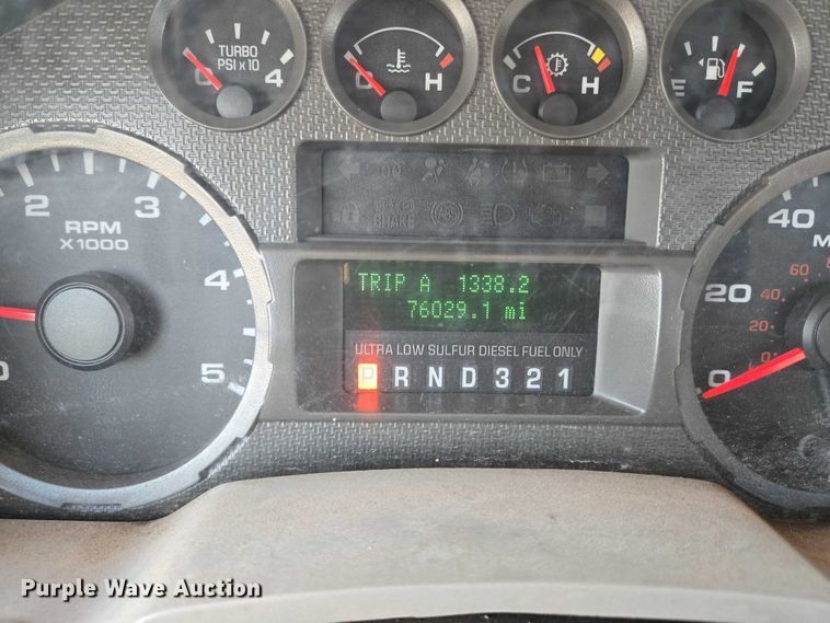 image for item EN8426 2010 Ford F450 Super Duty flatbed truck