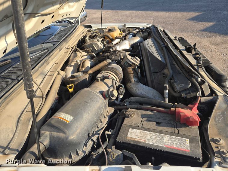 image for item EN8426 2010 Ford F450 Super Duty flatbed truck