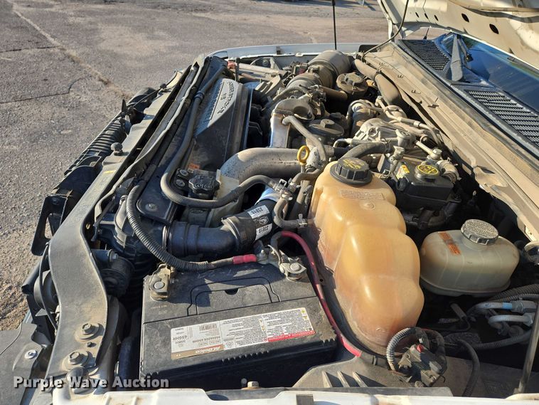 image for item EN8426 2010 Ford F450 Super Duty flatbed truck