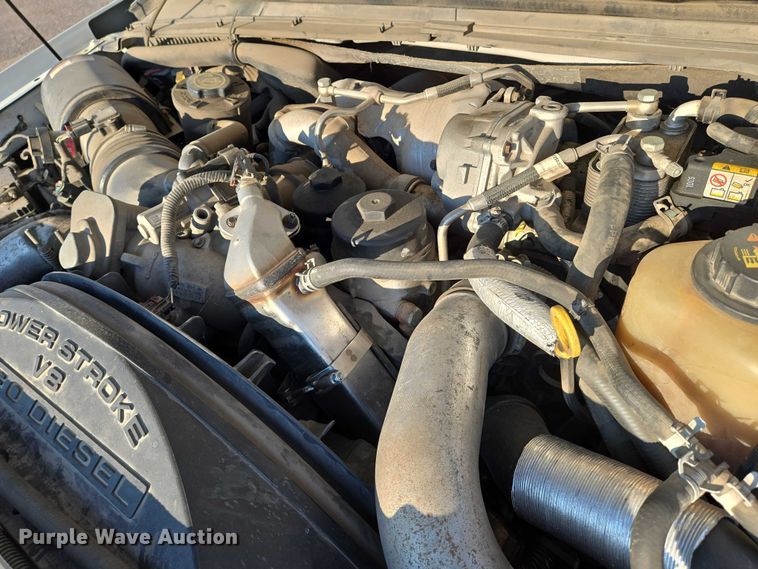 image for item EN8426 2010 Ford F450 Super Duty flatbed truck