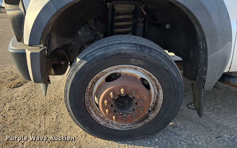 image for item EN8426 2010 Ford F450 Super Duty flatbed truck